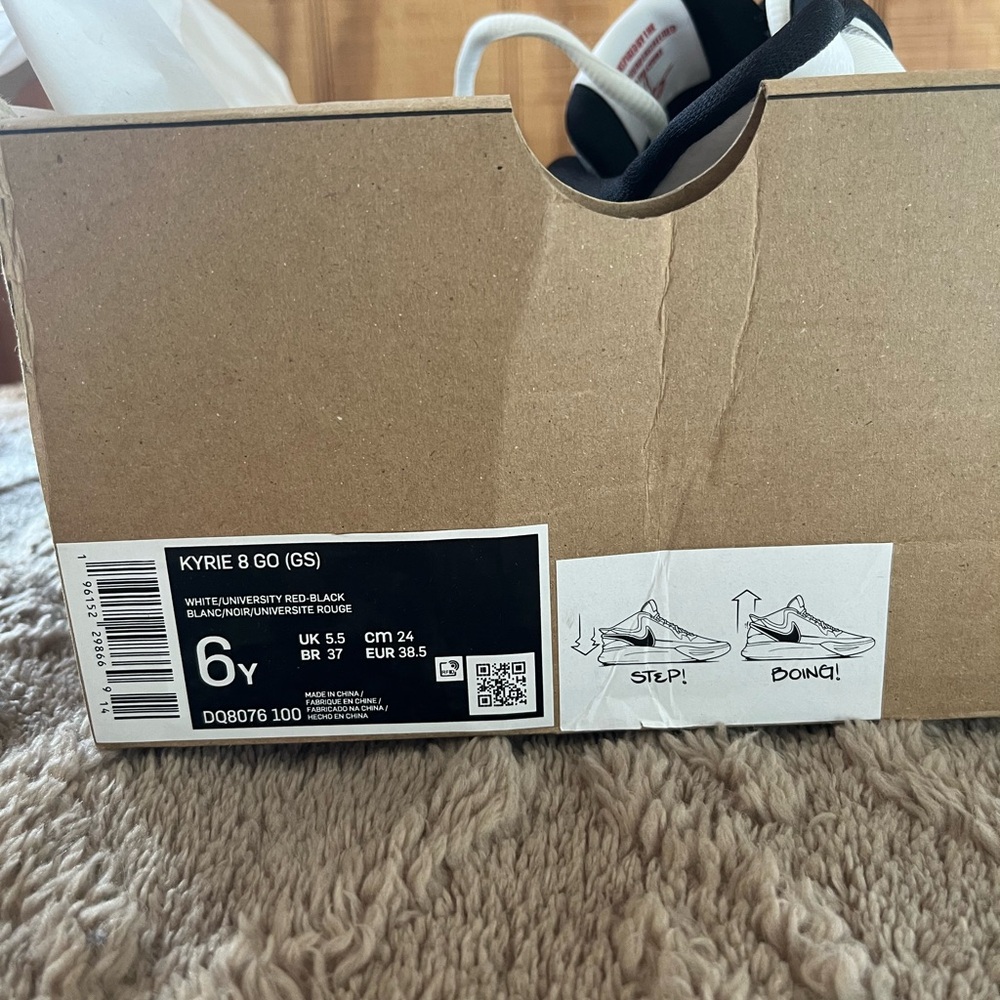 Nike VR Experience White and Black